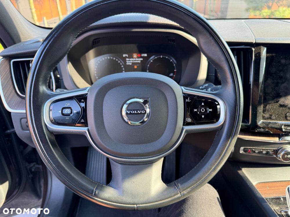 Volvo XC 60 B4 D AWD Inscription - 11