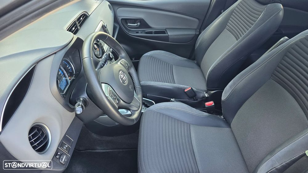 Toyota Yaris 1.5 HSD Sport+P.Luxury - 33