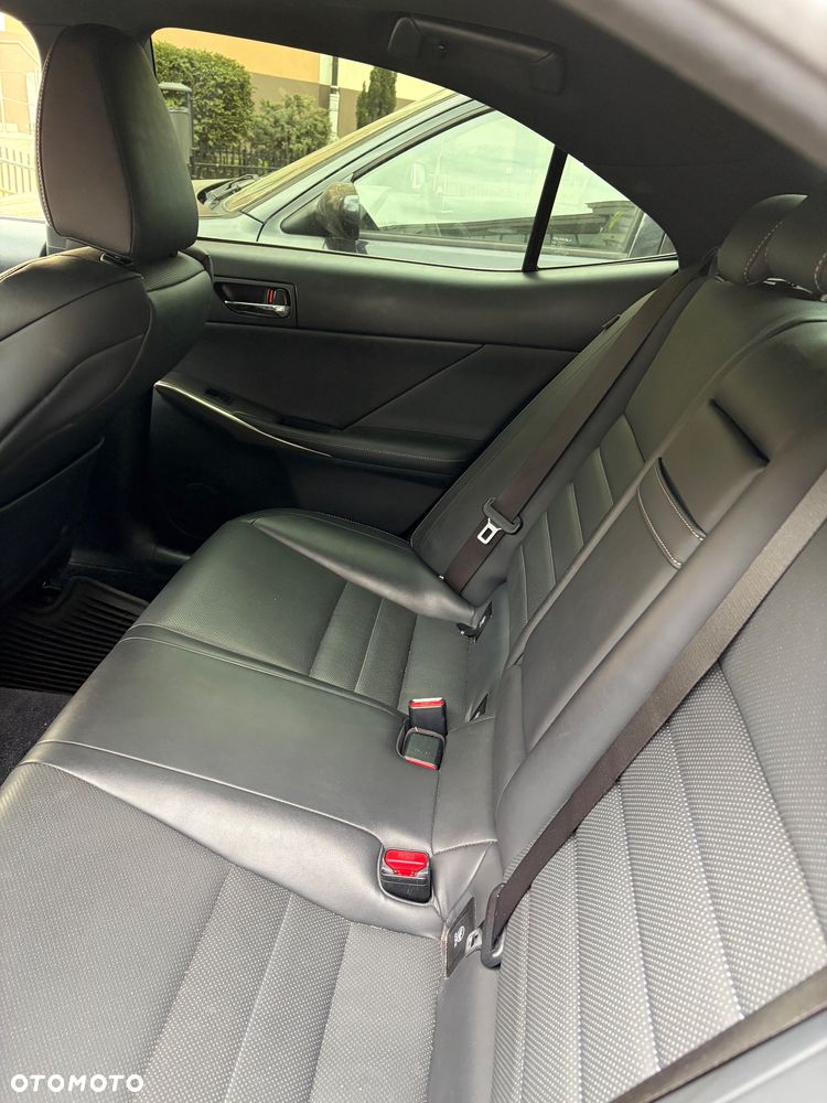 Lexus IS 250 F Sport - 14