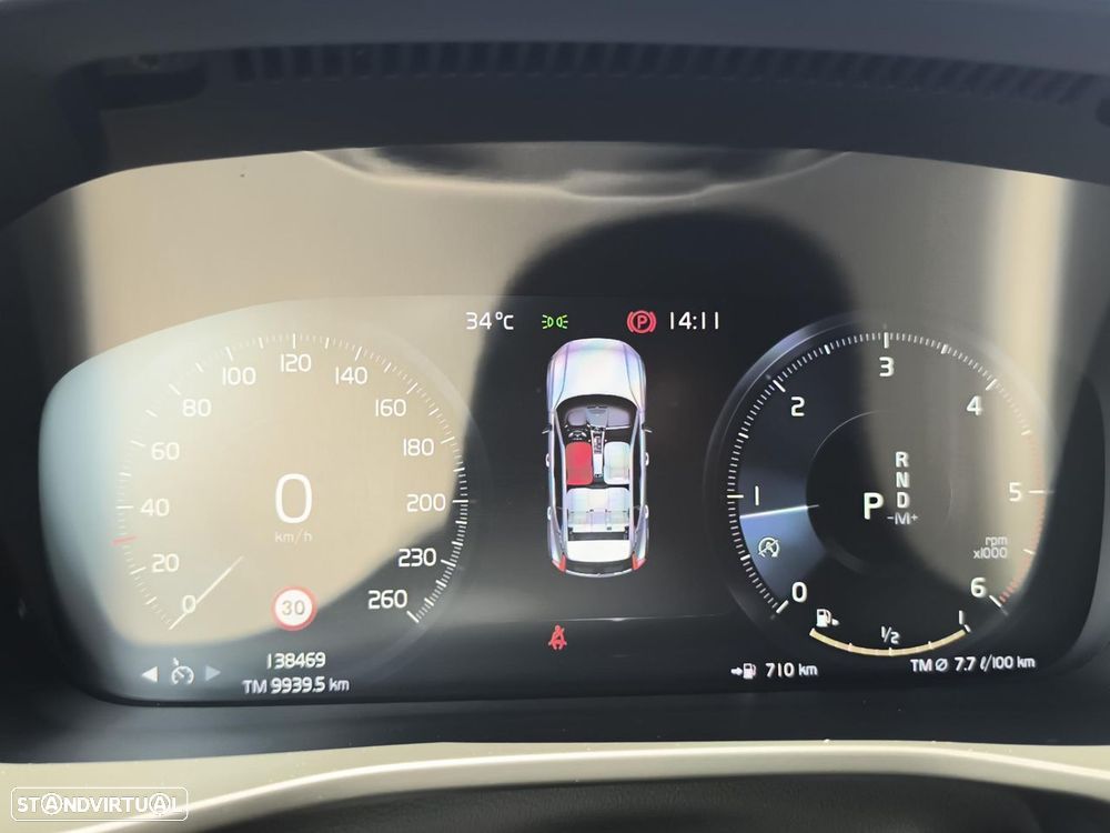 Volvo XC 40 2.0 D3 Momentum Geartronic - 13