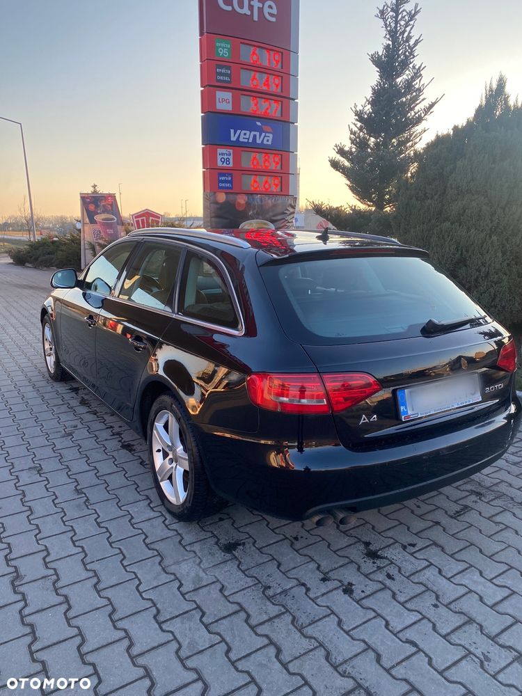 Audi A4 Avant 2.0 TDI - 10