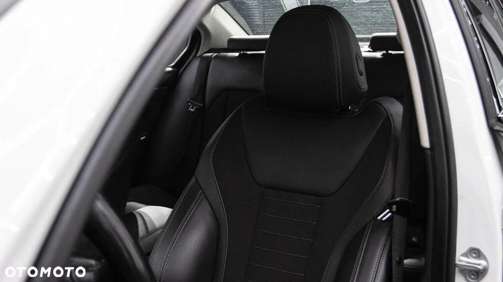 BMW Seria 3 318i Sport Line - 17