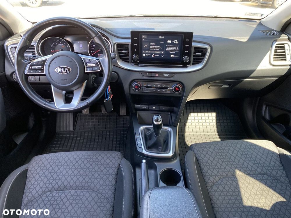 Kia XCeed - 12