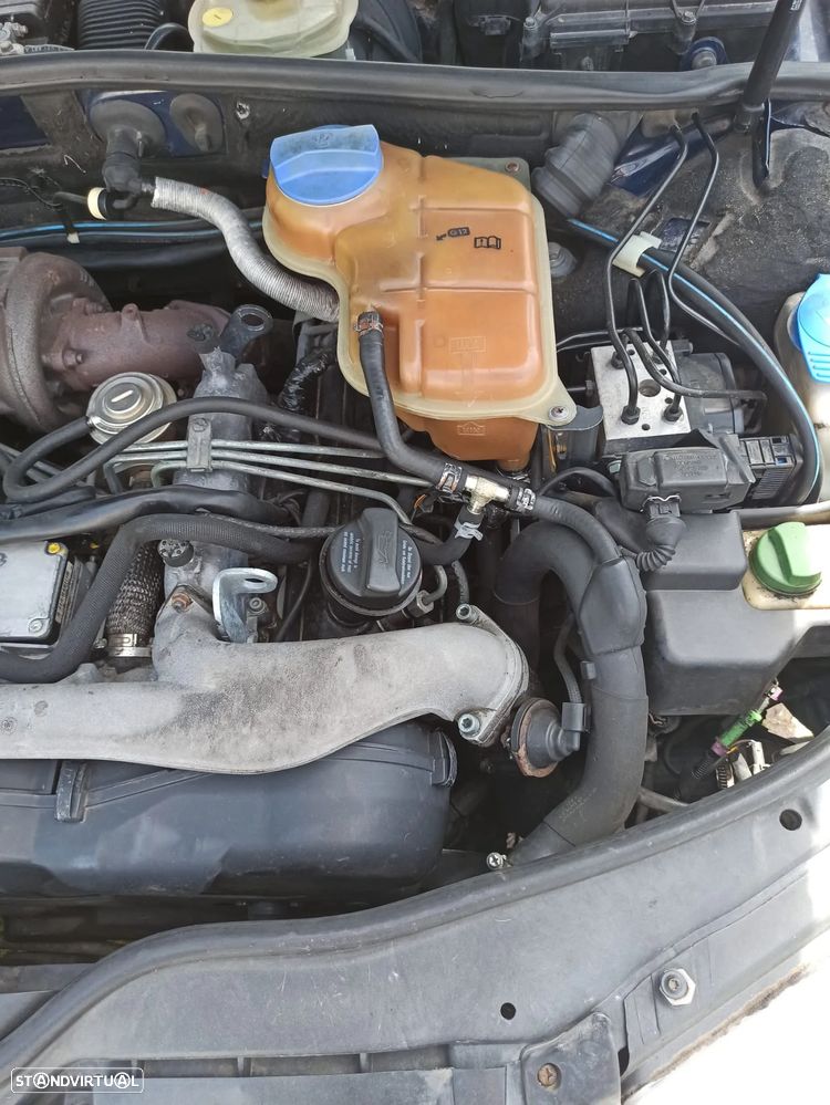 VW Passat Variant 2.5 TDi Highline - 16