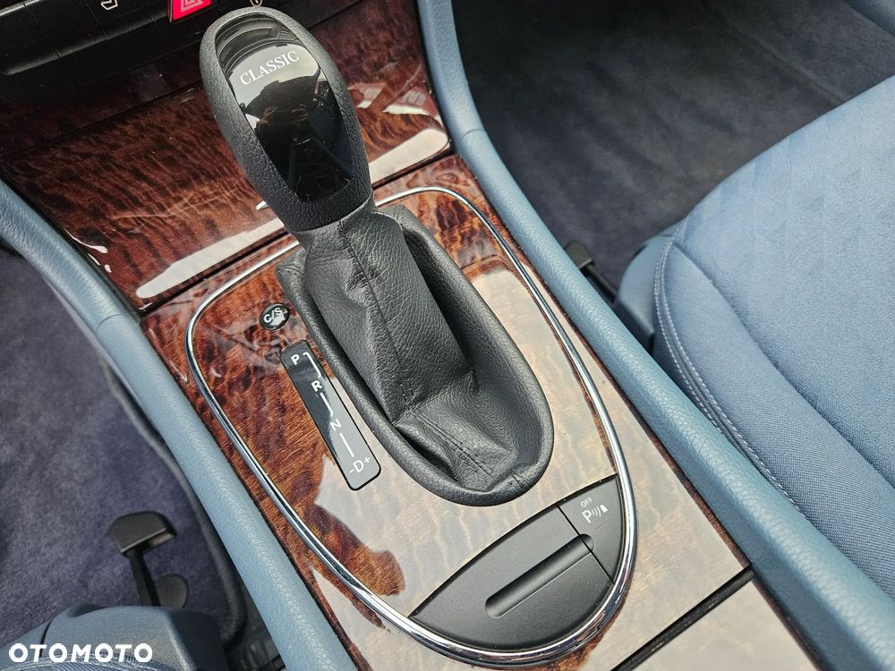 Mercedes-Benz Klasa E 200 Kompressor Automatik Classic - 23