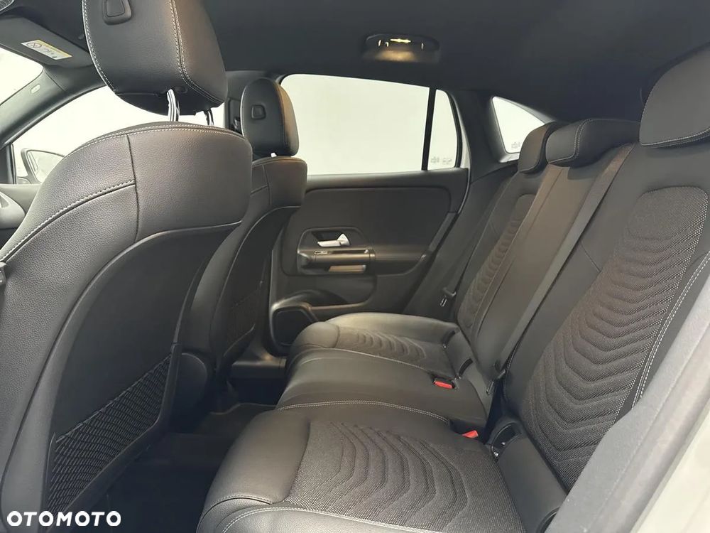 Mercedes-Benz GLA 180 d Business Edition - 20