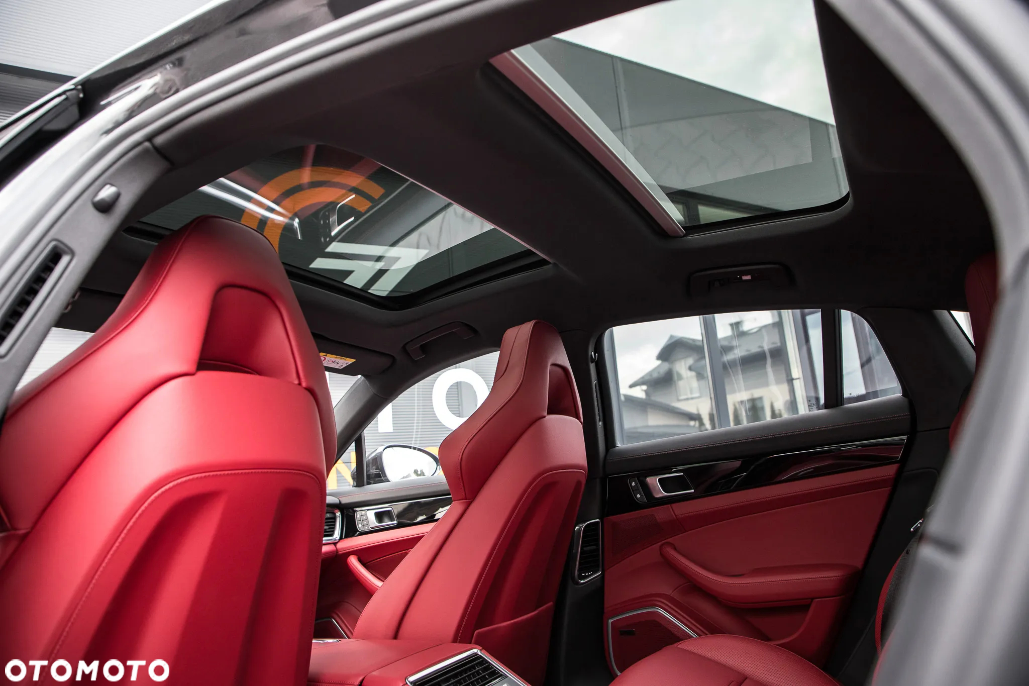Porsche Panamera 4S Executive - 33