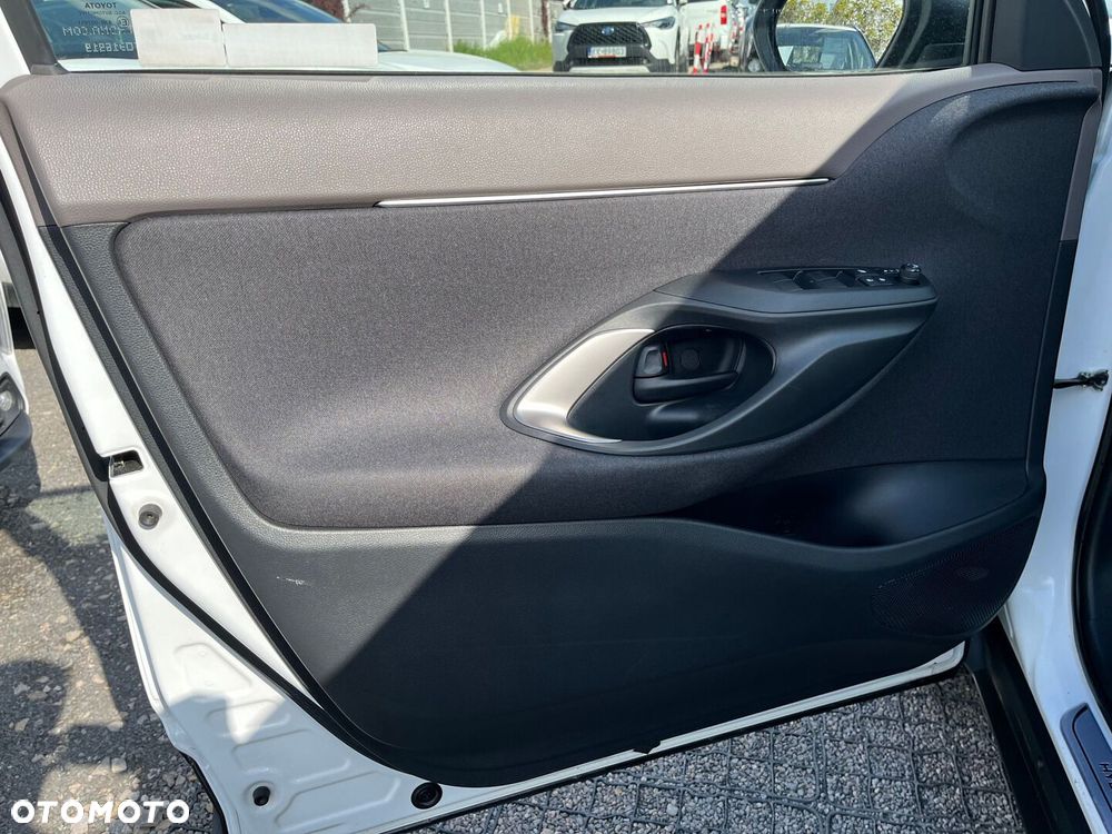 Toyota Yaris Cross - 25