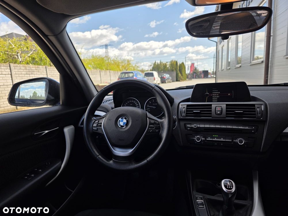 BMW Seria 1 116i - 22