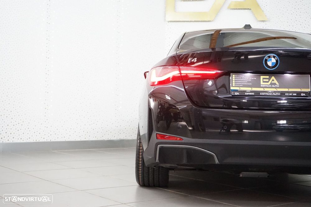 BMW i4 eDrive40 Desportiva M - 7