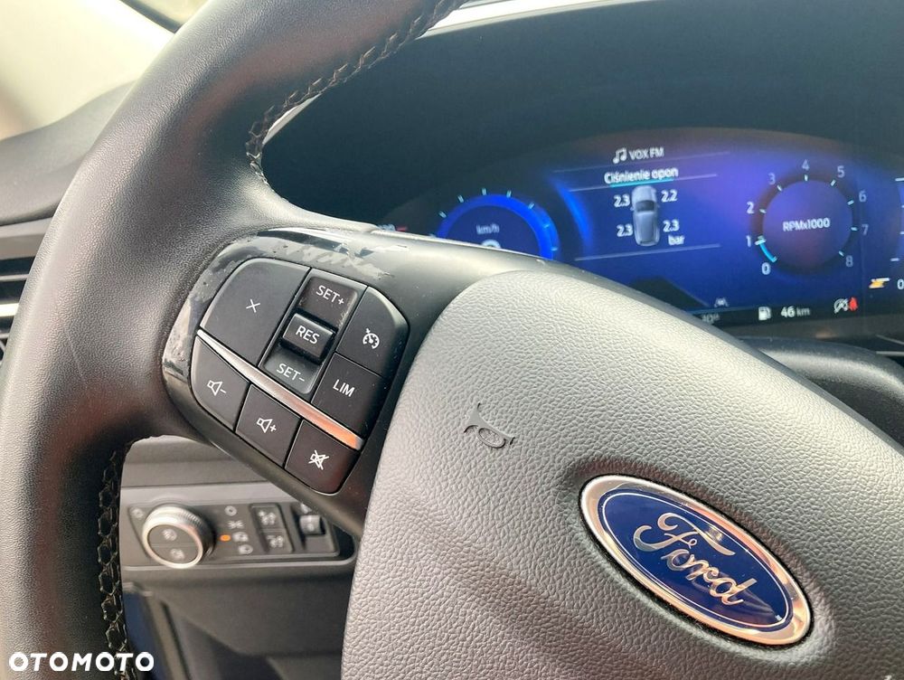 Ford Kuga 1.5 EcoBoost TITANIUM - 19