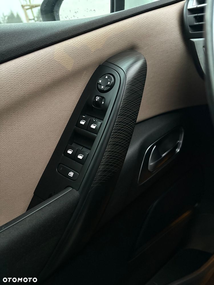 Citroën C4 Picasso 1.6 e-HDi Exclusive ETG6 - 17