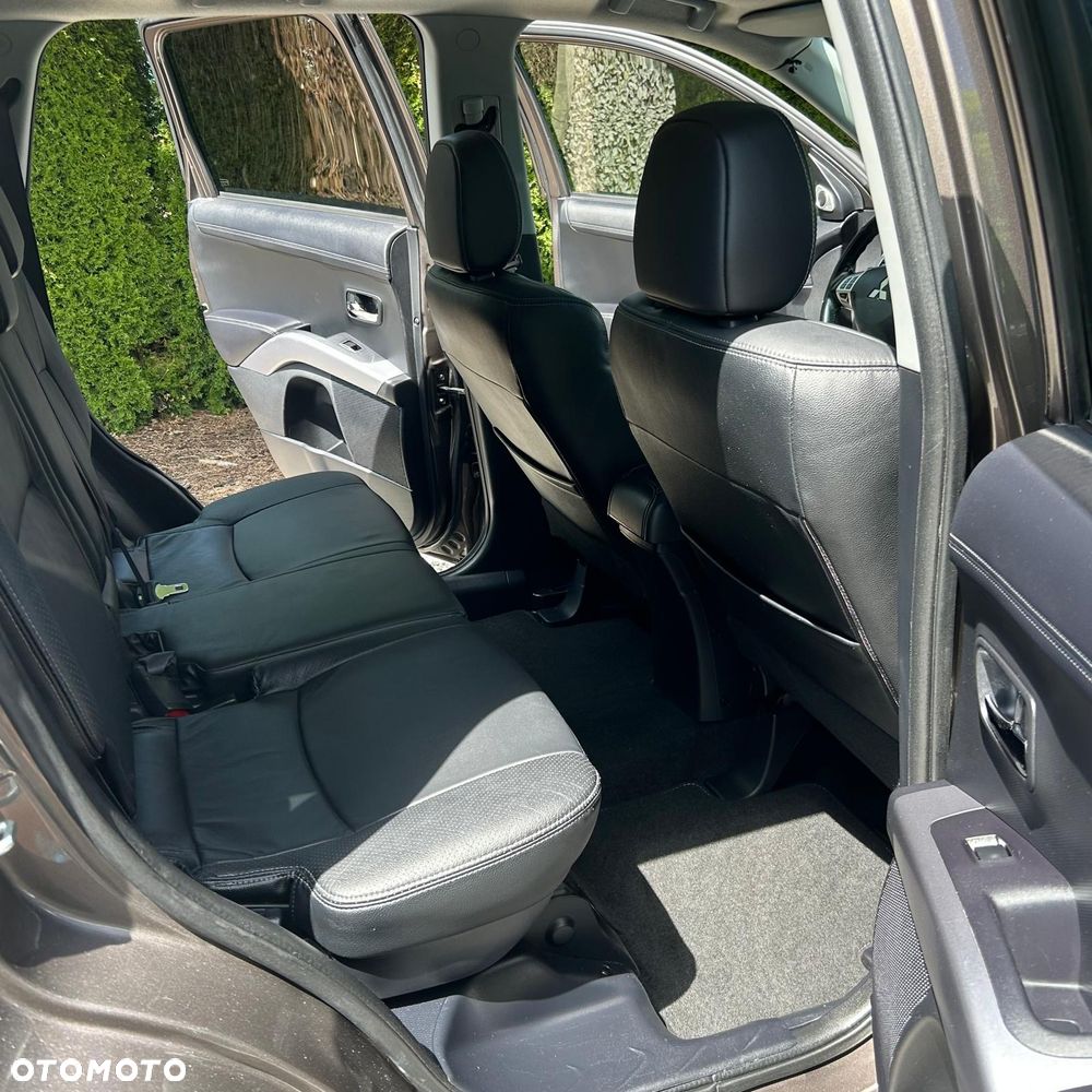 Mitsubishi Outlander 2.0 2WD CVT Diamant Edition+ - 11