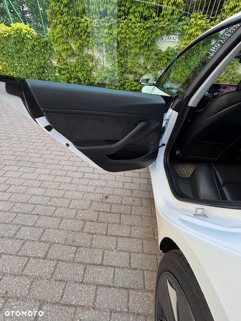 Tesla Model 3 - 21
