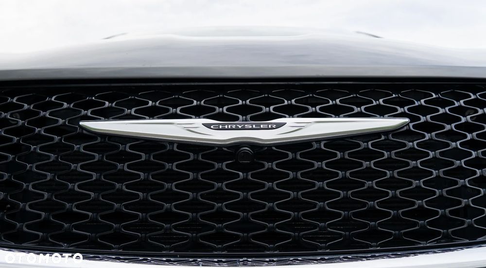 Chrysler Pacifica - 11