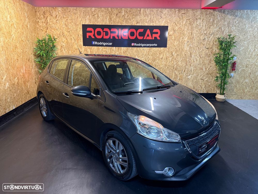 Peugeot 208 82 PureTech Style - 1