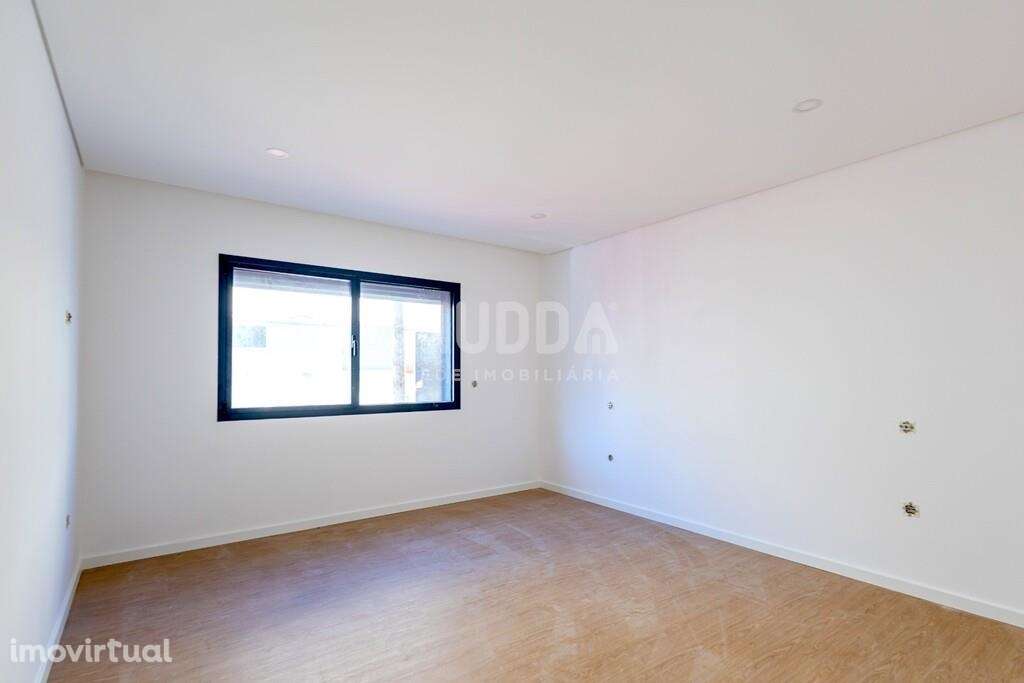 Apartamento T3 novo no R/Chão com Terraço em Esgueira -- Aveiro - Grande imagem: 5/18