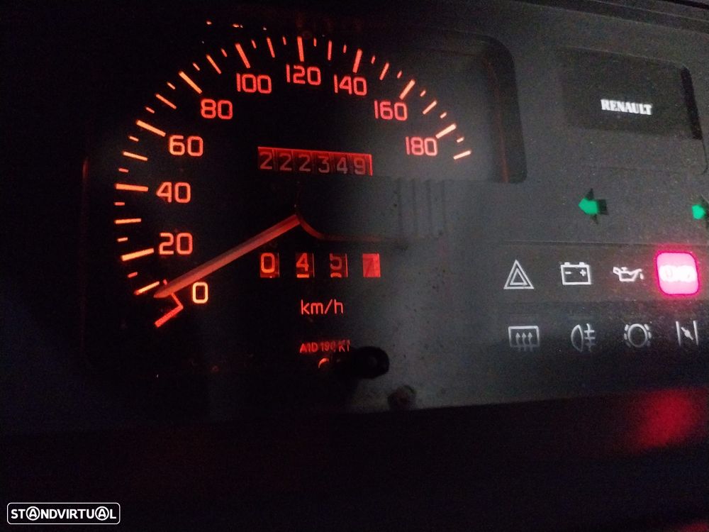 Renault Clio 1.2 RN - 8