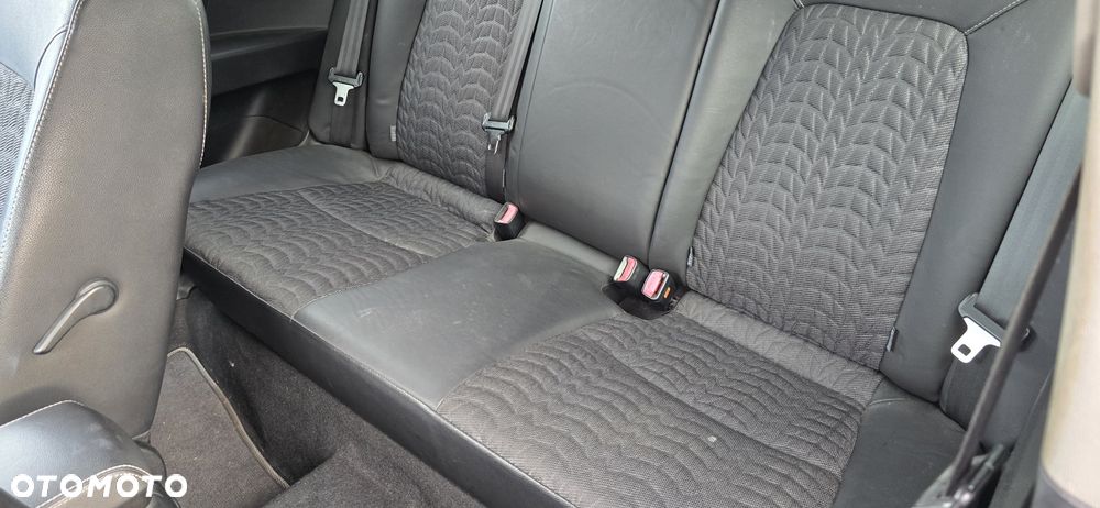 Kia Ceed - 8