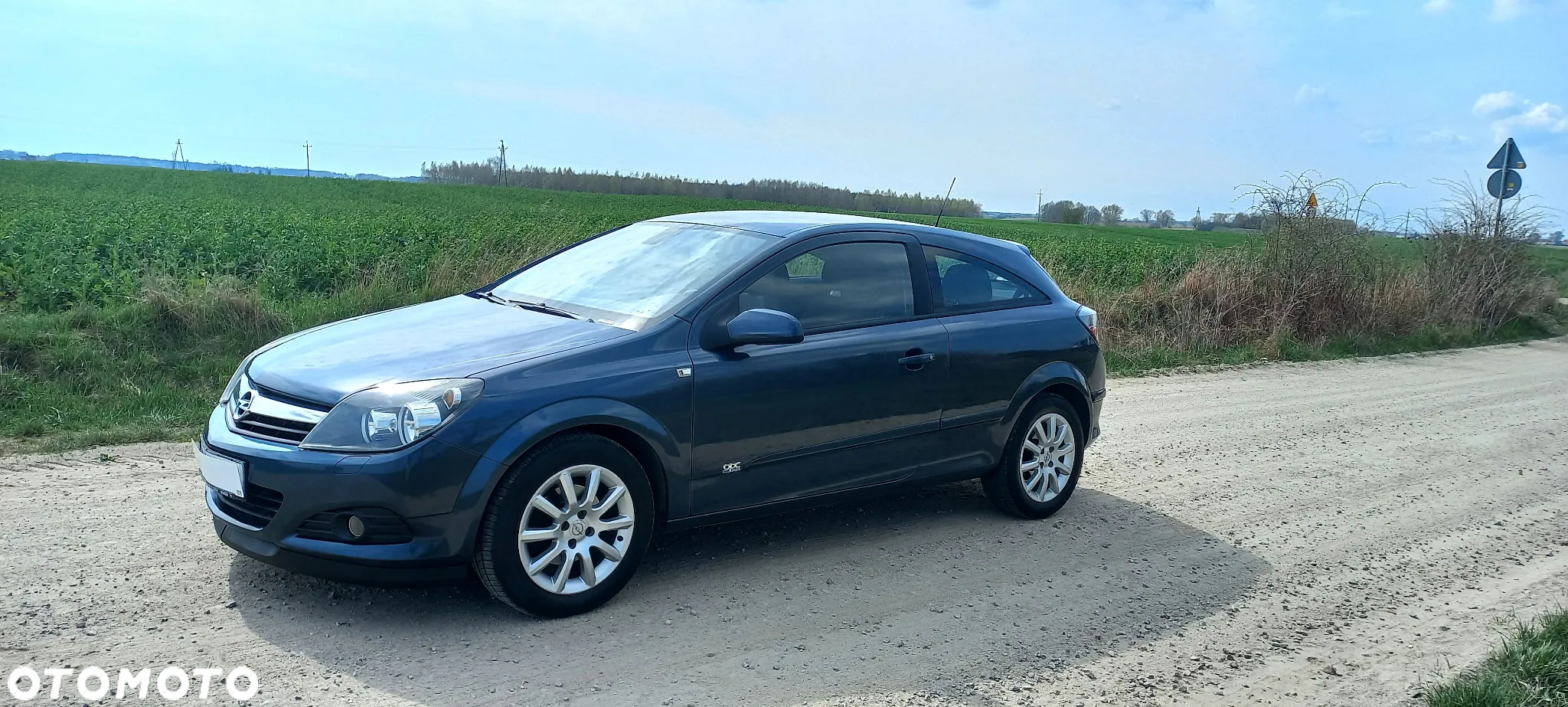 Opel Astra GTC 1.6 - 13