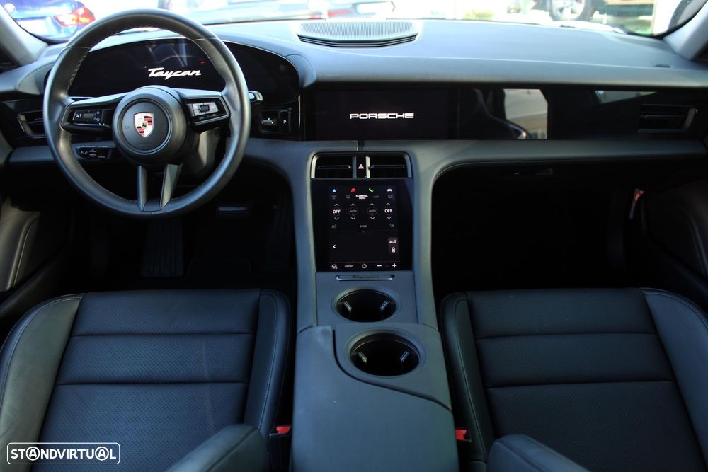 Porsche Taycan Cross Turismo - 11