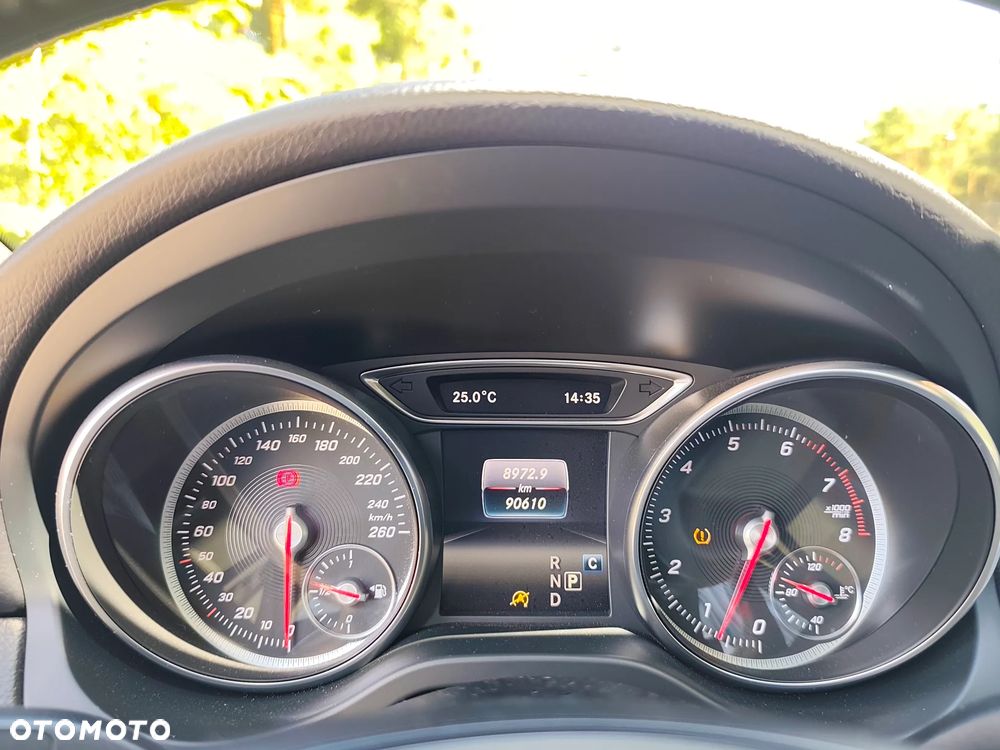Mercedes-Benz GLA 200 7G-DCT UrbanStyle Edition - 13
