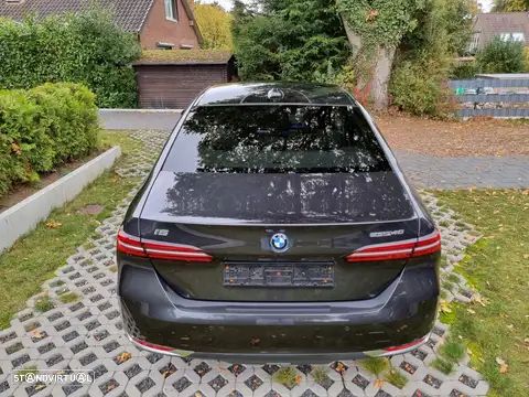 BMW i5 eDrive40 Edição Desportiva M - 10