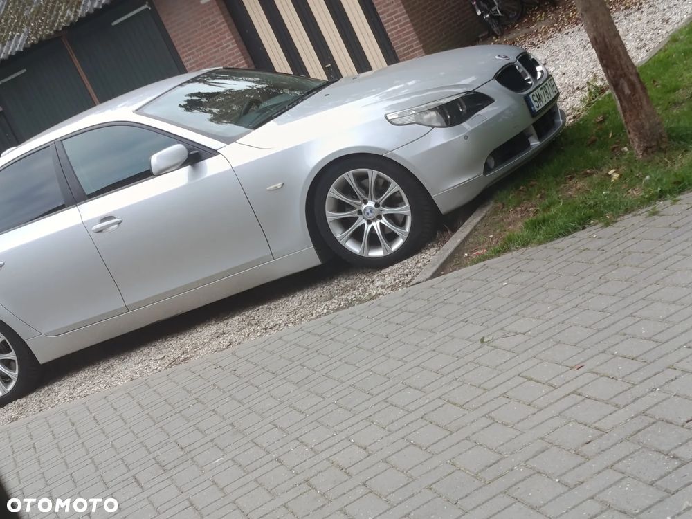 BMW 5 Series 2004 photo 3