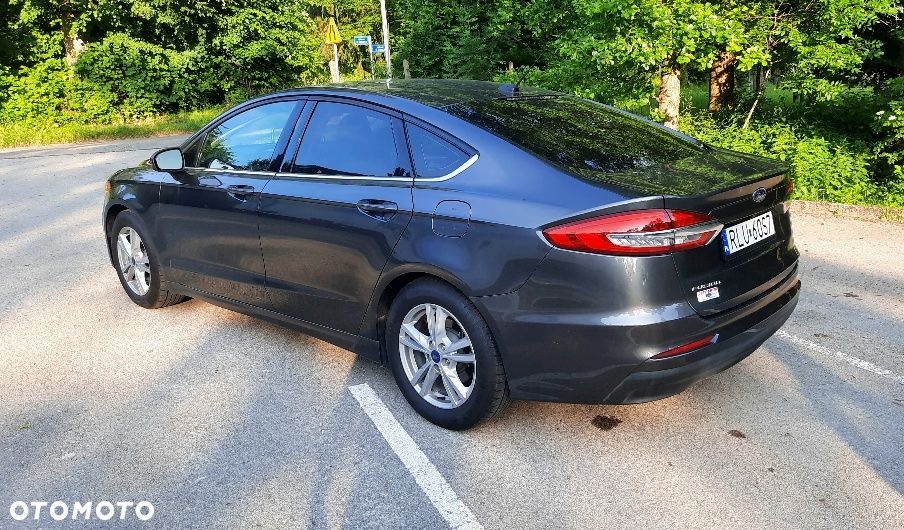 Ford Fusion - 7