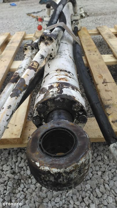 Siłownik Liebherr 312 [D135 S60 T60] - 9