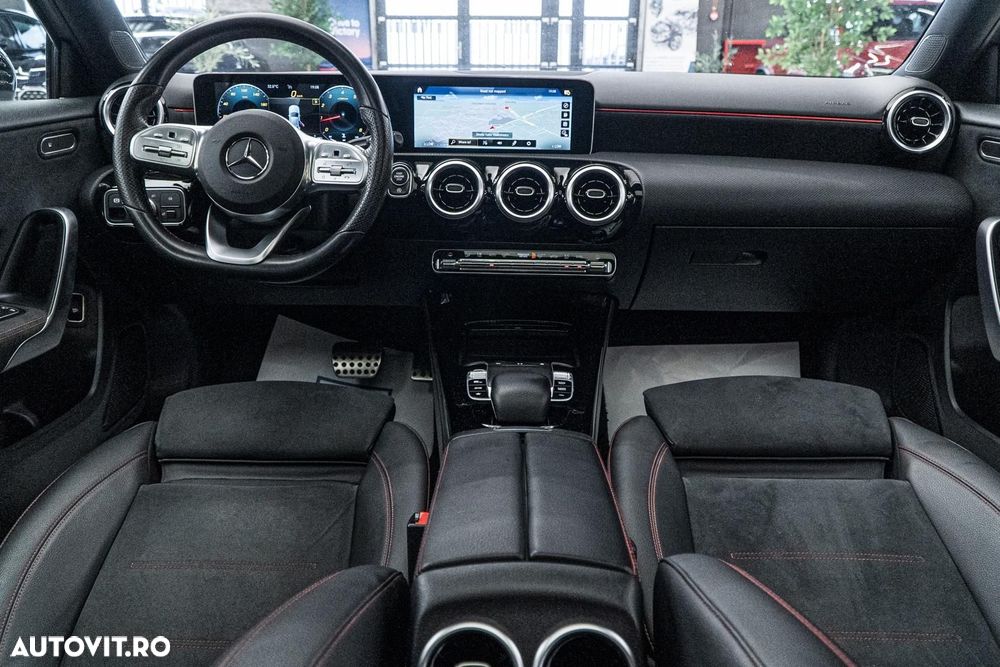 Mercedes-Benz A 200 7G-DCT AMG Line Advanced Plus - 22