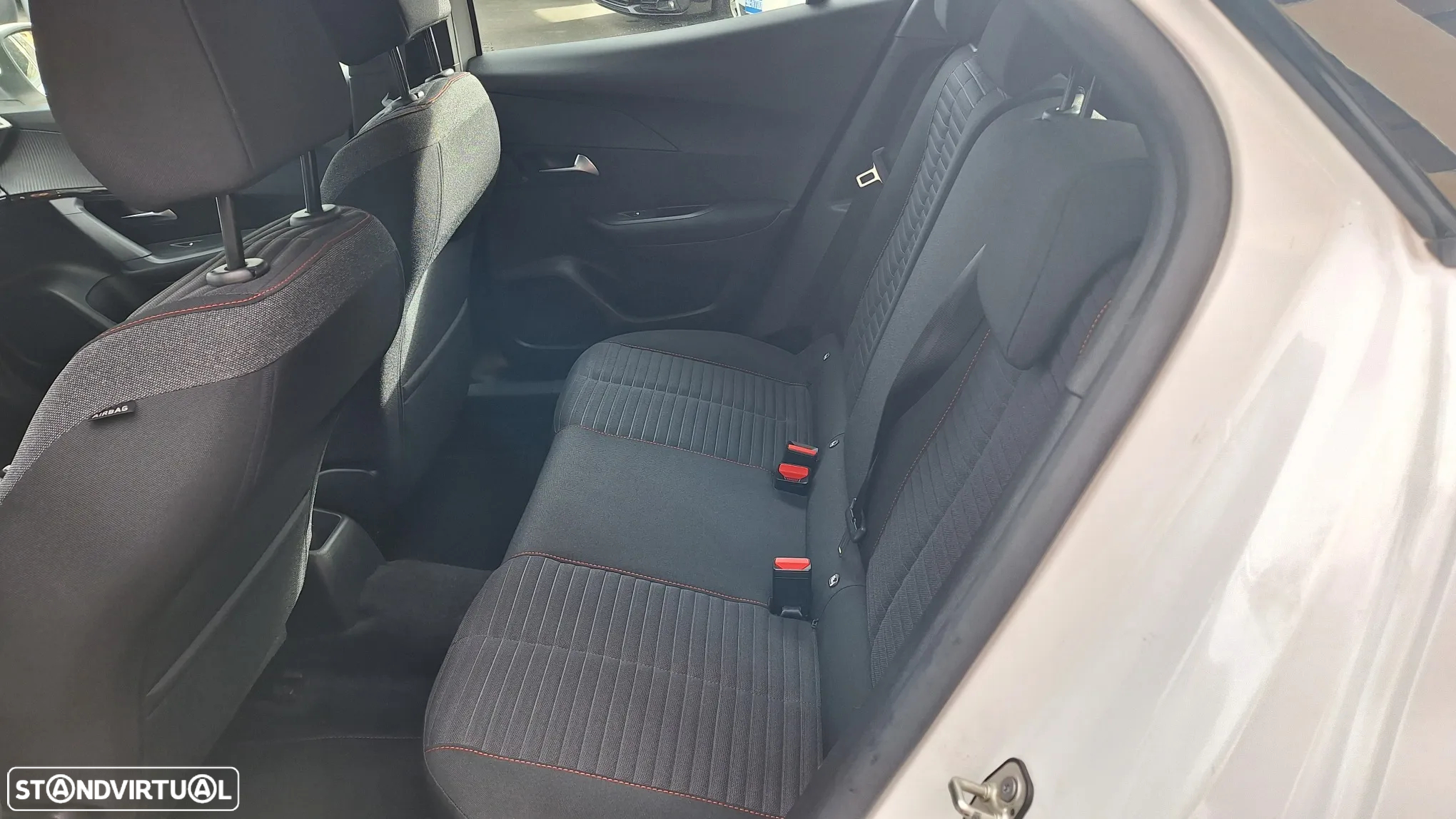 Peugeot 2008 1.2 PureTech Active - 9