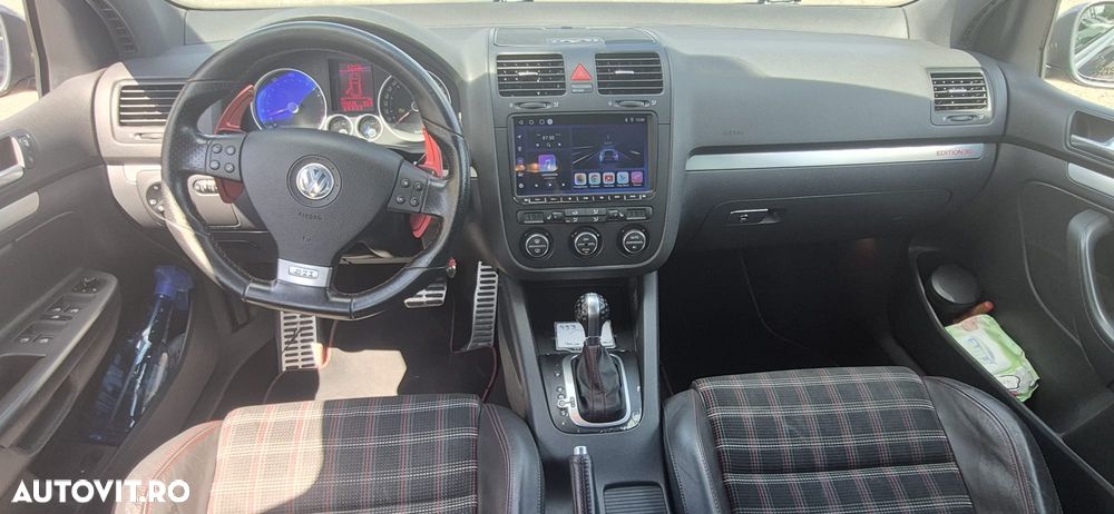 Volkswagen Golf - 6