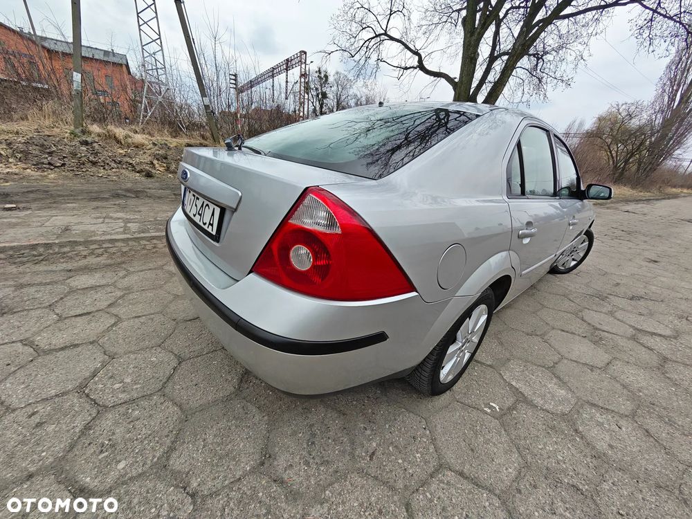 Ford Mondeo 1.8 Ghia X - 21