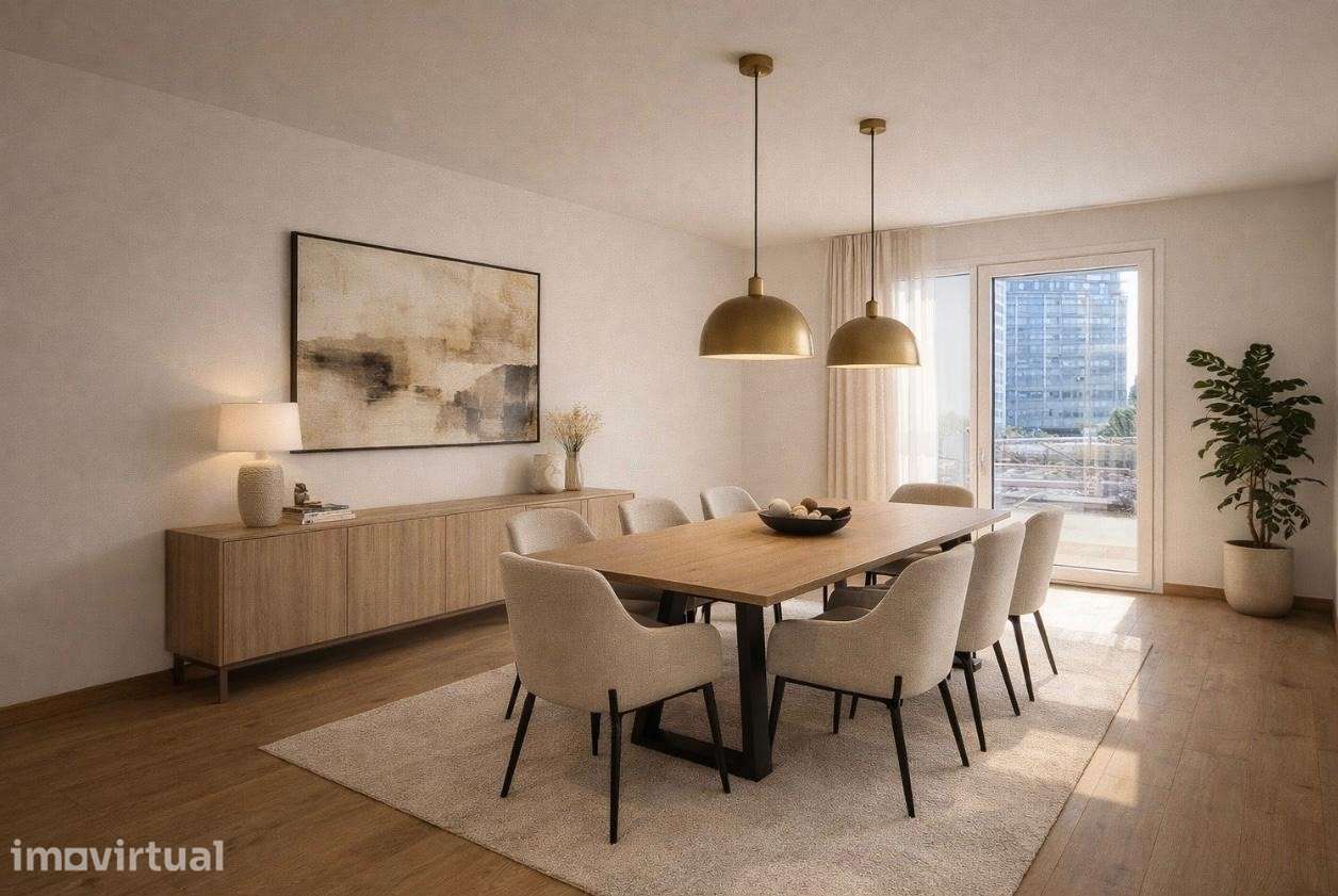 Fantástico T1 com varanda, lugar de garagem com vista para o S. João - Grande imagem: 2/10