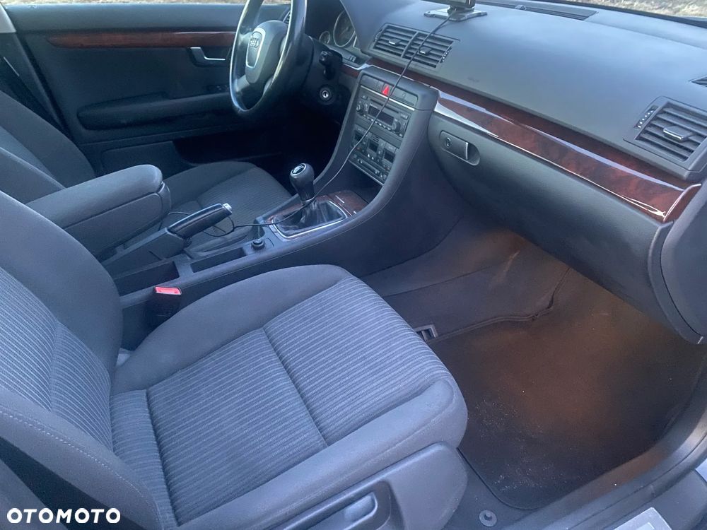 Audi A4 Limousine - 18