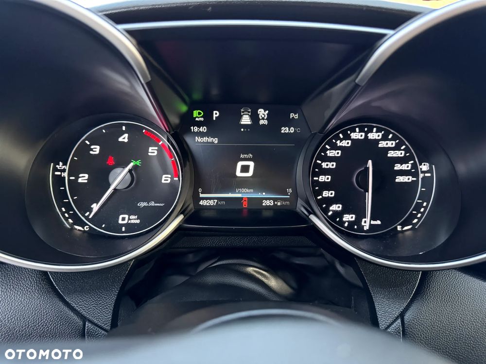 Alfa Romeo Giulia 2.2 Diesel AT8 Super - 18