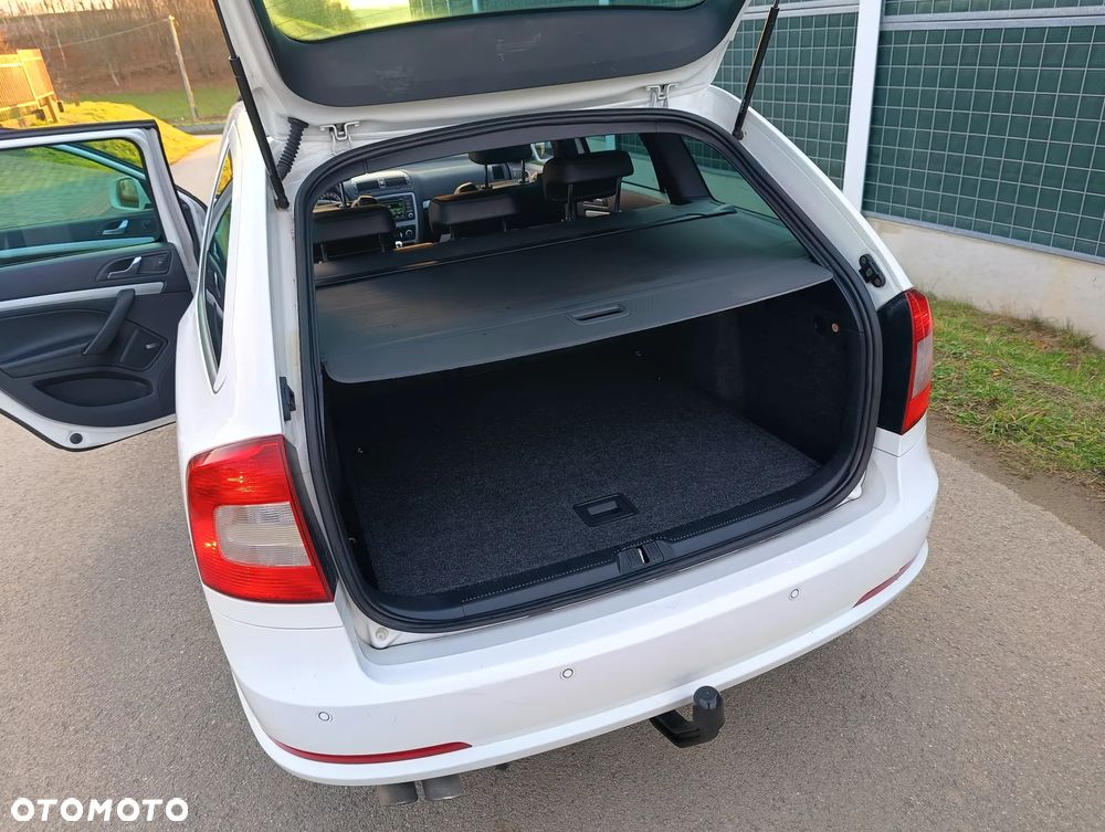 Skoda Octavia 2.0 TDI CR DPF RS - 33