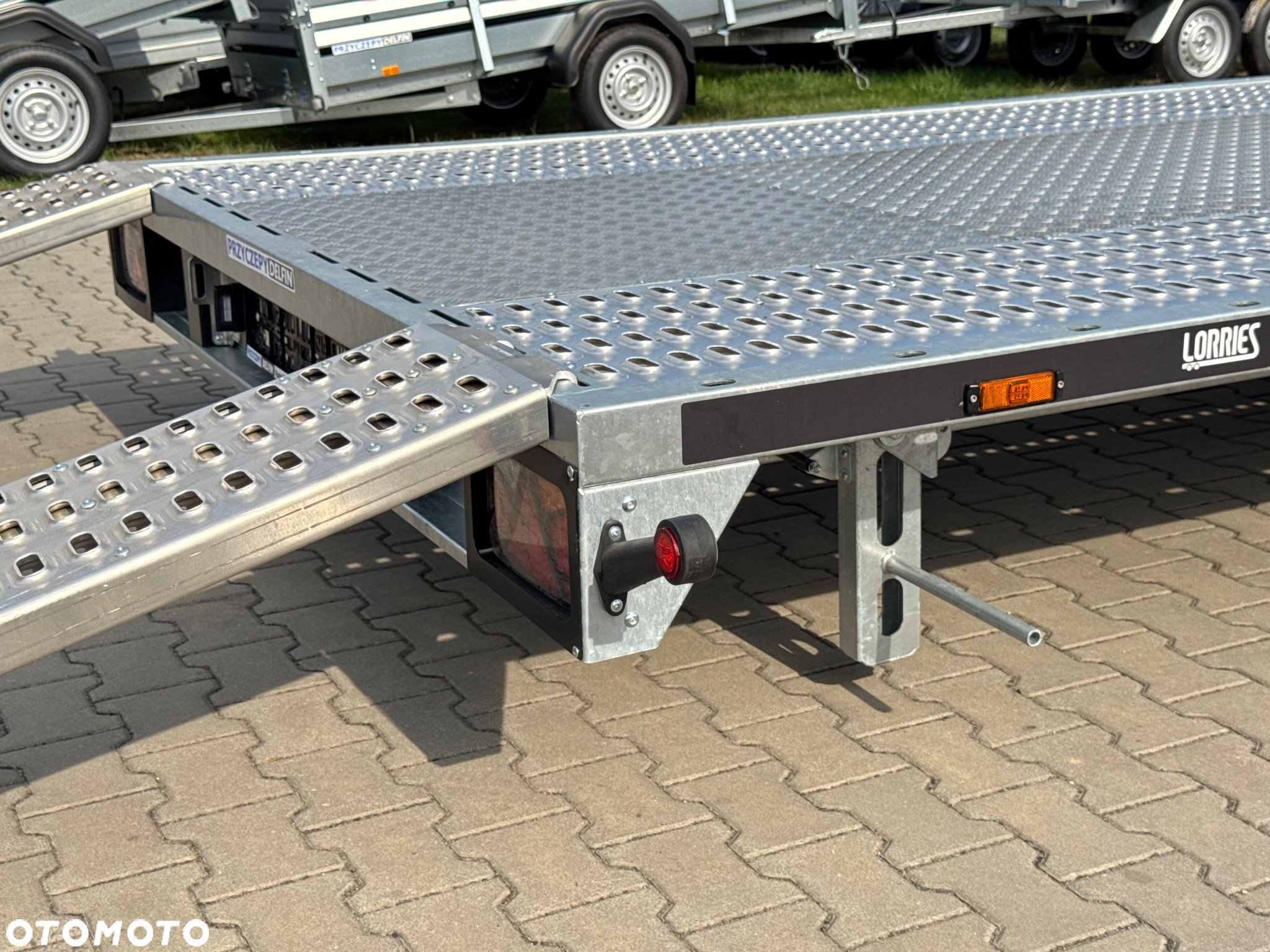 Lorries PL35-8521 laweta na dwa auta 3500kg wypełnienie podłogi ALU 3 osie - 18
