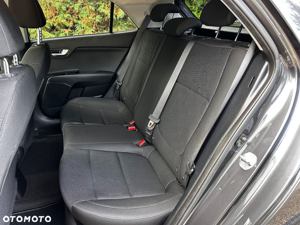Kia Rio 1.2 Dream Team Edition - 24