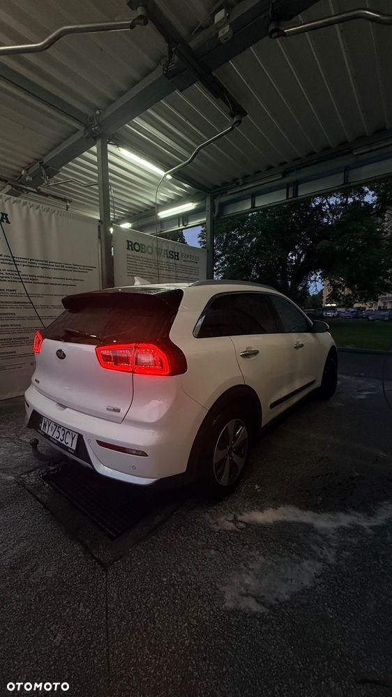 Kia Niro 1.6 GDI Hybrid L - 1