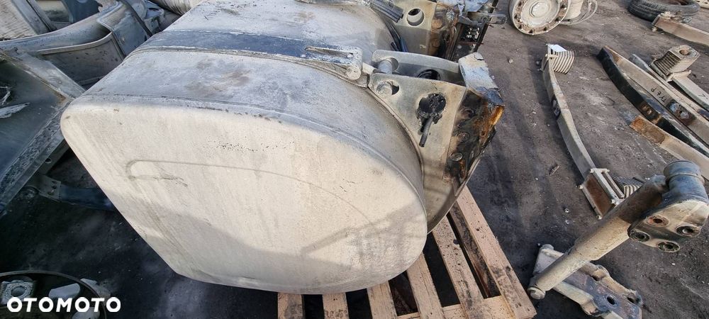 ZBIORNIK PALIWA RENAULT KERAX 410 DXI 20503504 80X70X70 - 4