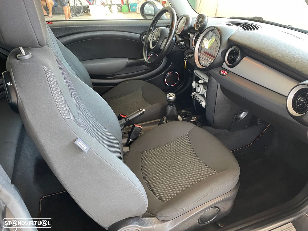 MINI Clubman Cooper D - 13