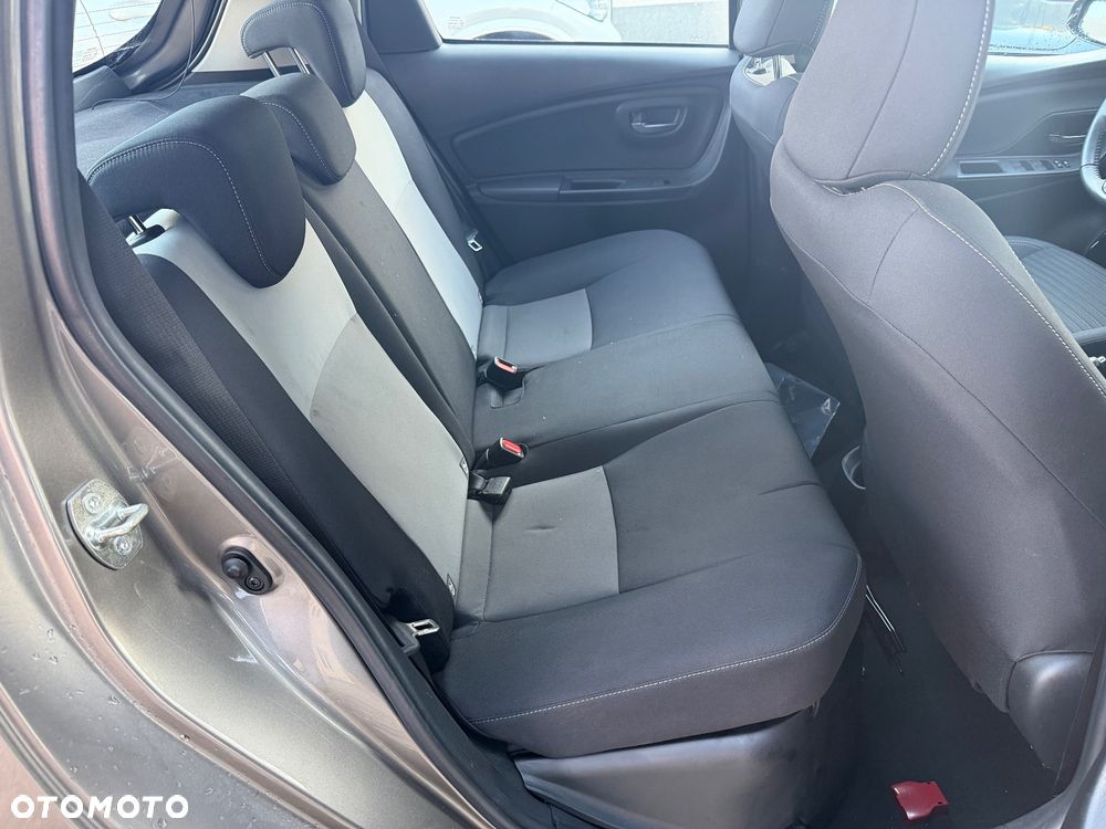 Toyota Yaris Hybrid 100 Terra - 18