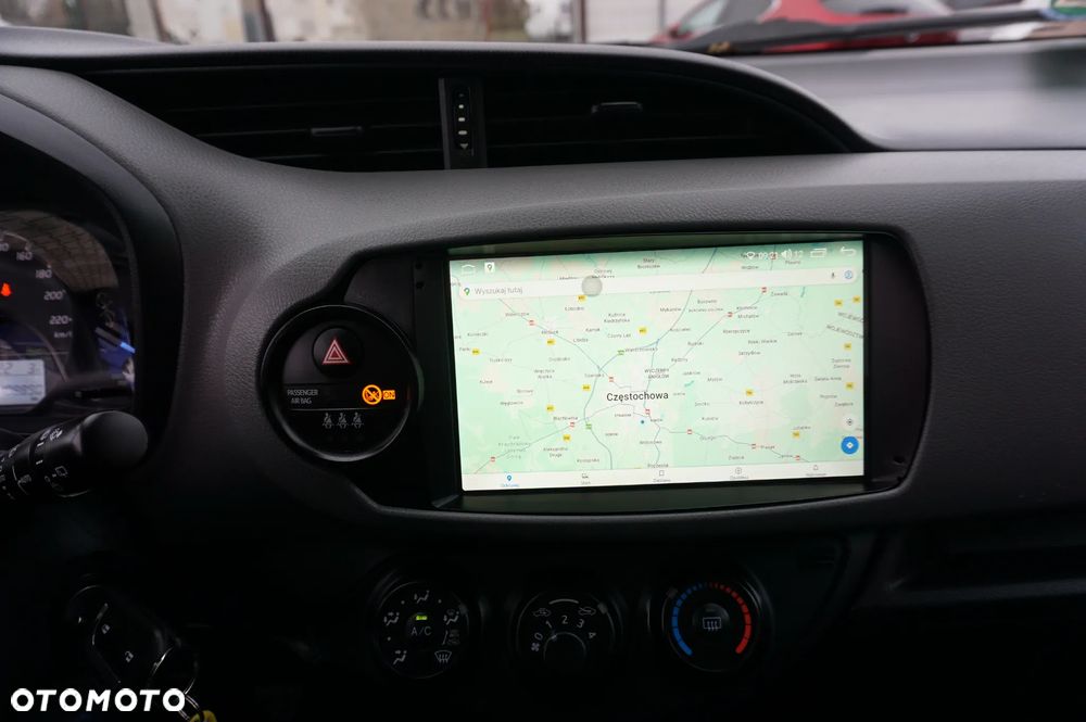 Toyota Yaris 1.0 VVT-i Team Deutschland - 34