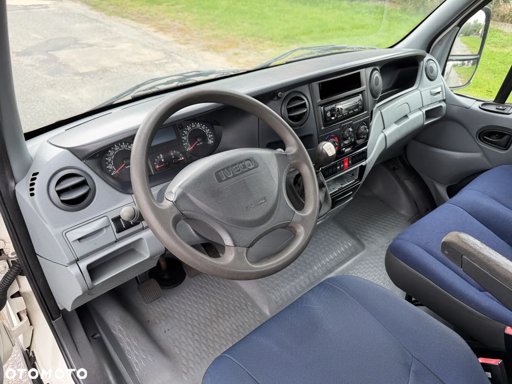Iveco 50C15 * 3.0 / 150KM * Skrzyniowe * Koła bliźniacze * Rozstaw osi: 3.75m* - 26