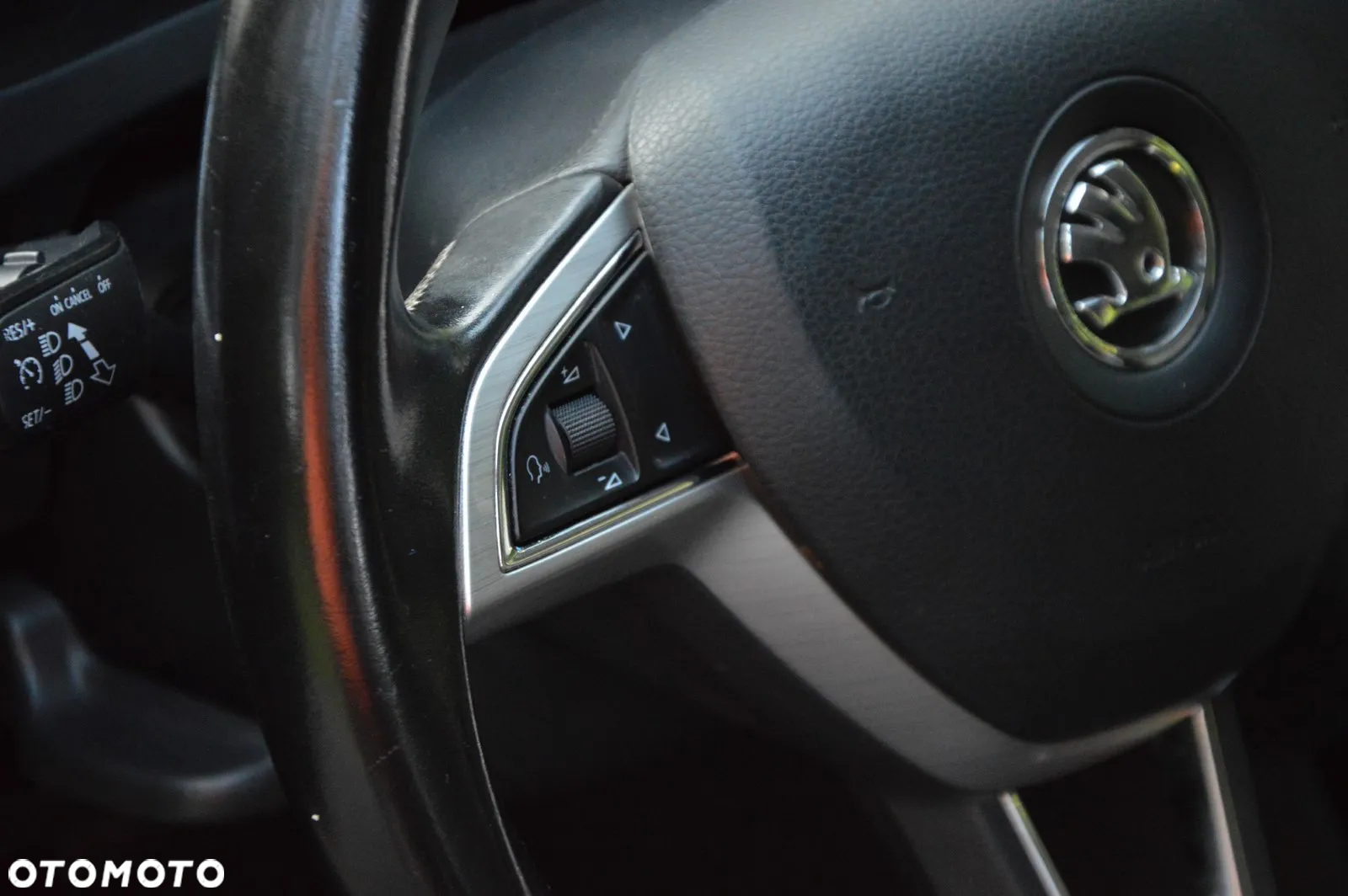 Skoda RAPID 1.2 TSI Edition - 24