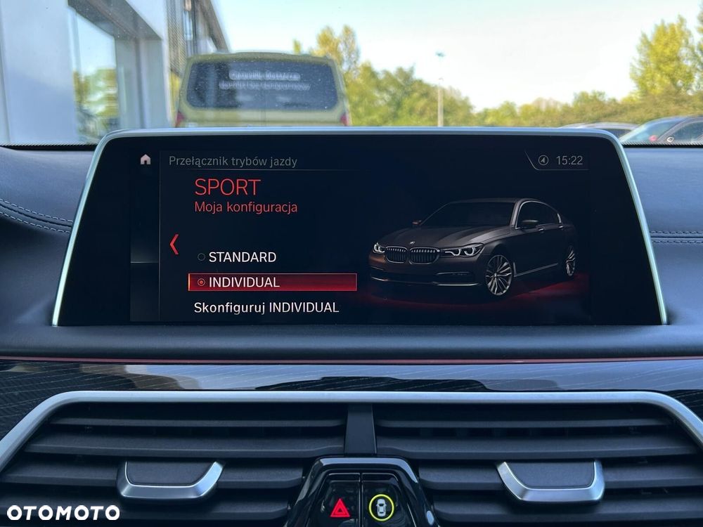 BMW Seria 7 750Ld xDrive - 31
