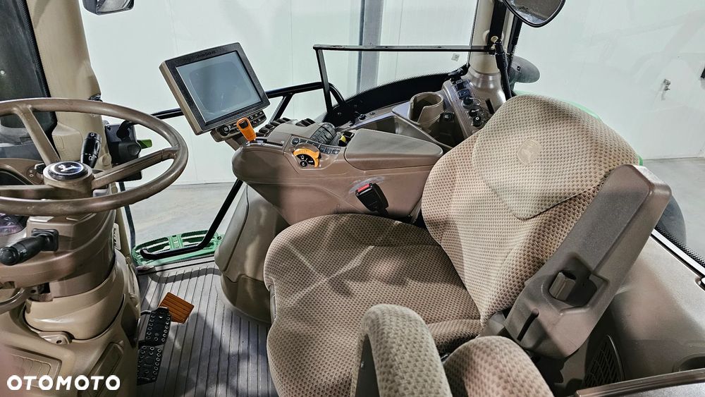 John Deere 6215 R - 15