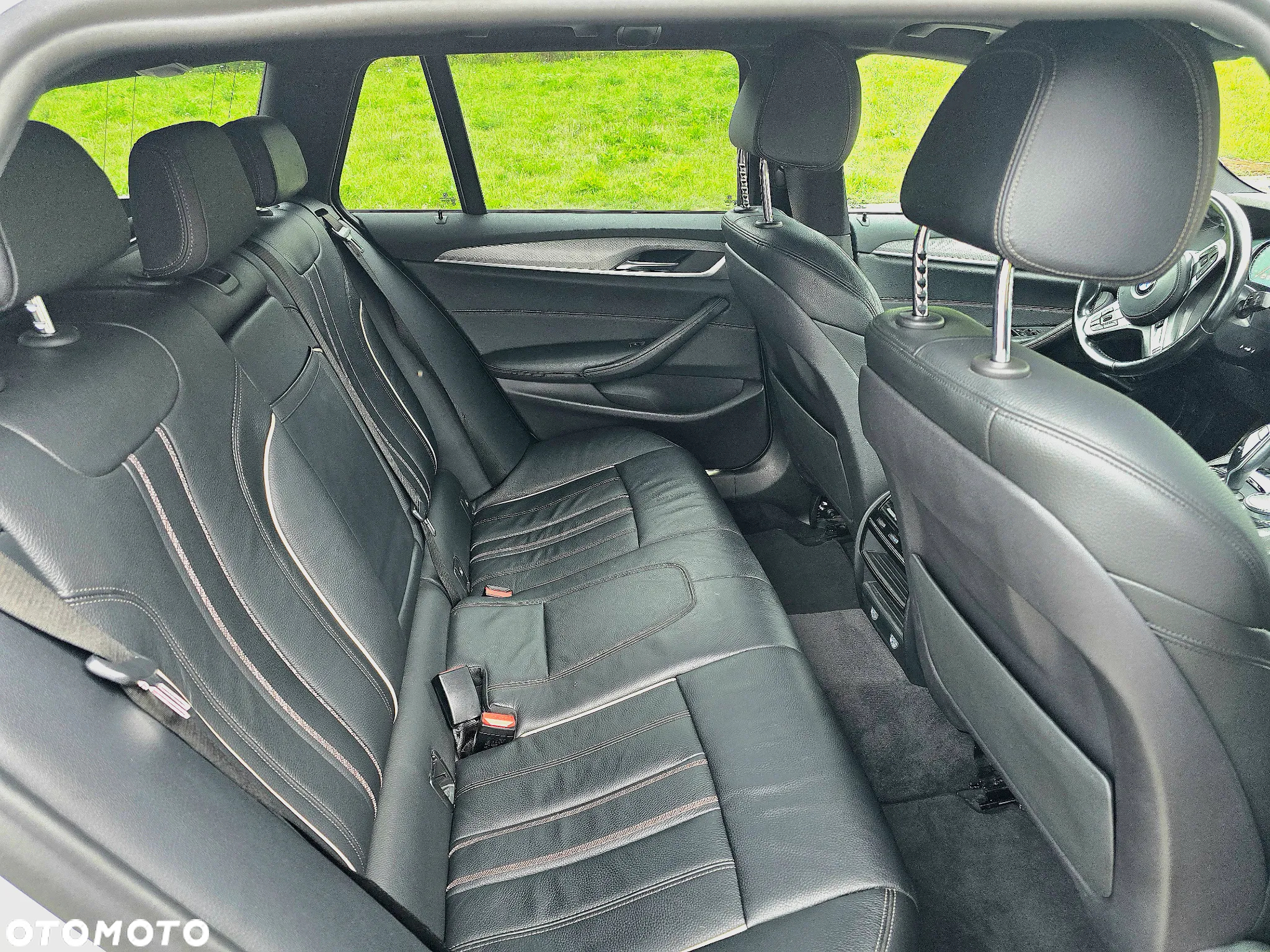 BMW Seria 5 530i xDrive Touring - 12
